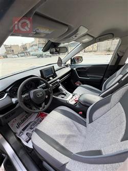 تۆیۆتا ڕاڤ 4